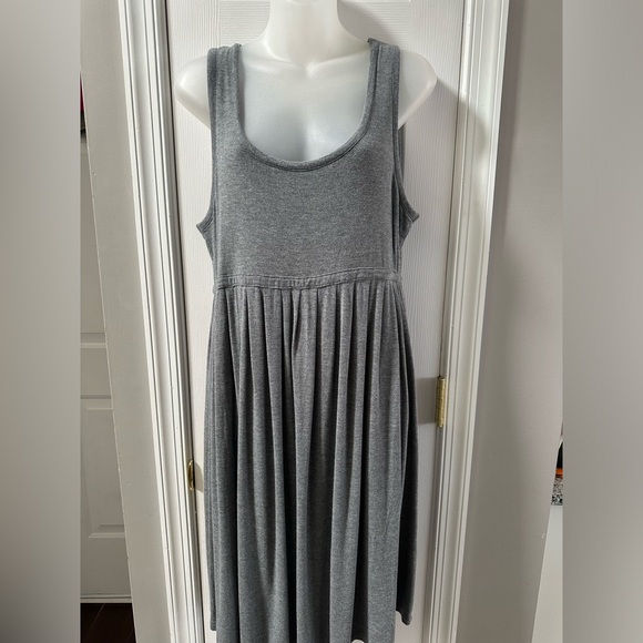 Saint Tropez West Gray sleeveless dress 🩶 - Picture 2 of 6